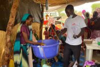 MSF nurse triaging children at the Andréssa site in Sila province for Refugees from Sudan and host communities in eastern Chad an the MSF mobile Clininc.